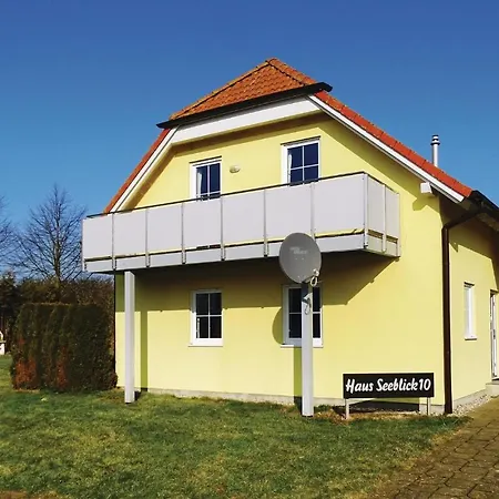 Amazing In With 2 Bedrooms Apartment *