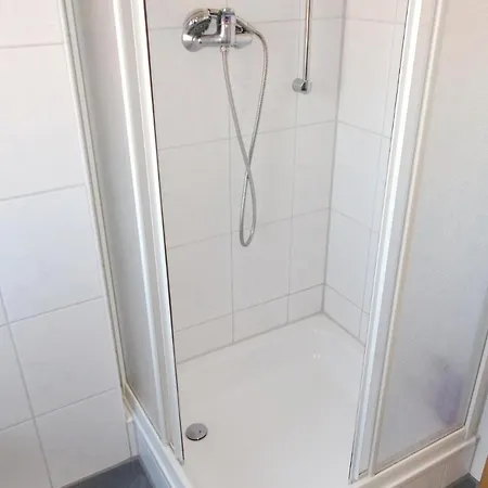 Amazing In With 2 Bedrooms *